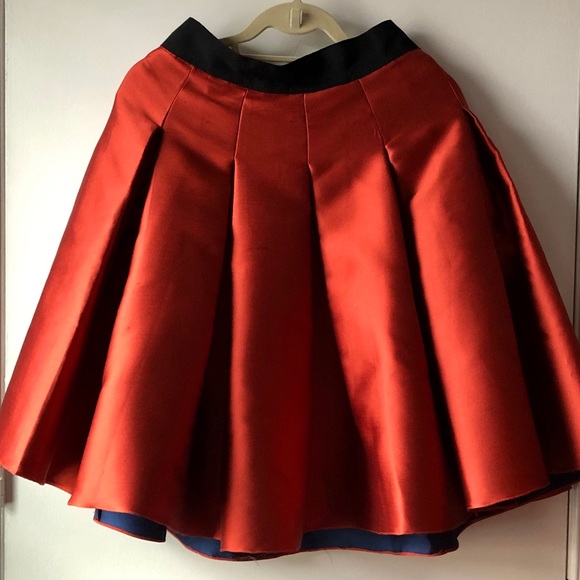 Sachin Babi red full pleated skirt as seen on JLO - Picture 5 of 8